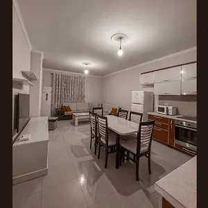  Apartament Yourhome