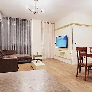 Discover From Our 3-room With Free Parking-komuna E Parisit Appartamento
